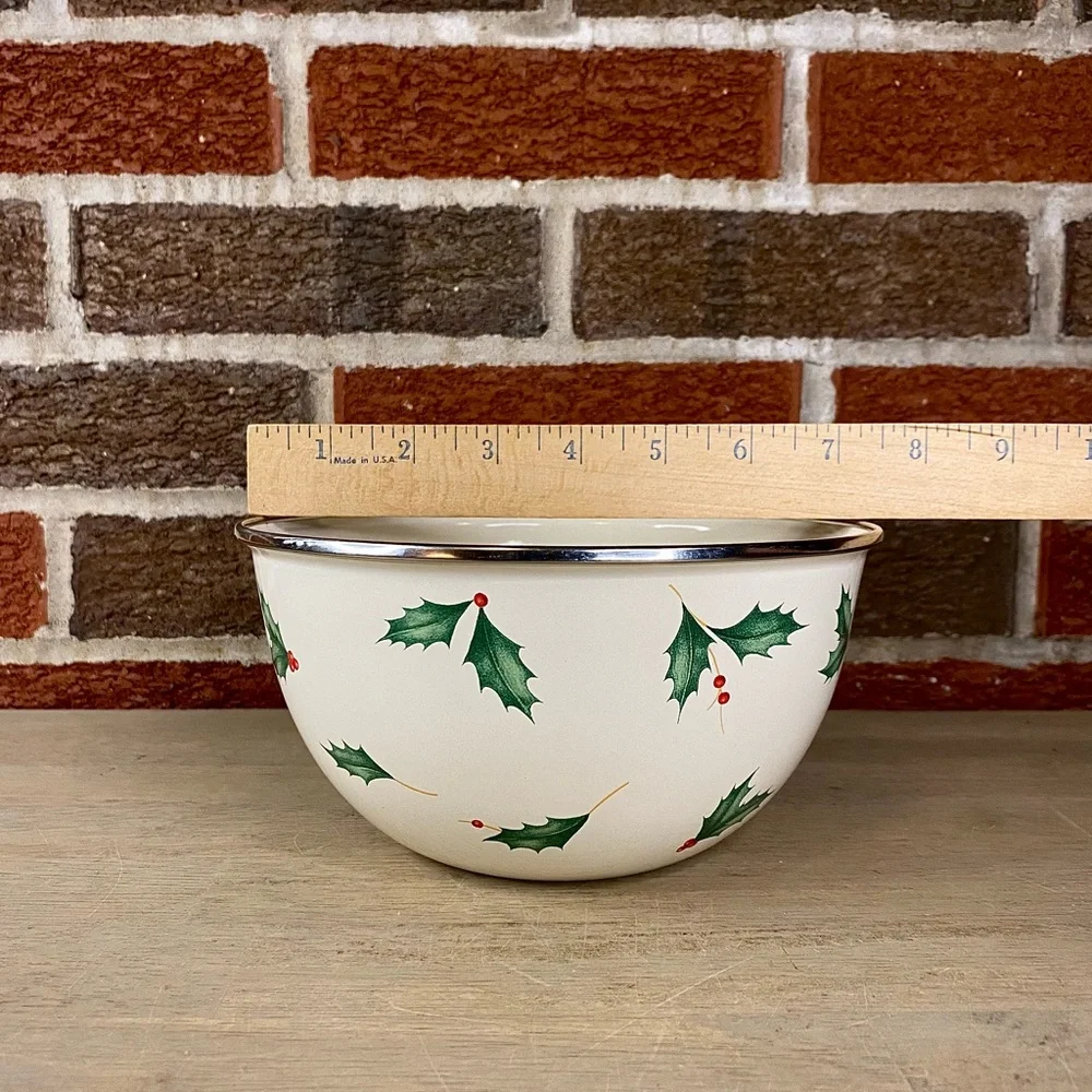 Lenox Holiday 3‎ Piece Mixing Bowls with Lids. Holly Berry Enamel Metal